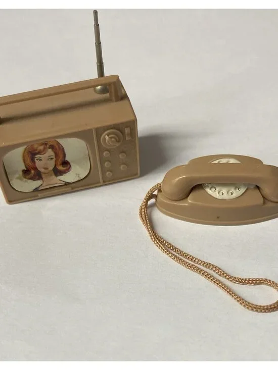 Barbie Brown Princess Phone & Portable TV Skipper Vintage 1960’s LOT 2 READ - Picture 9 of 10